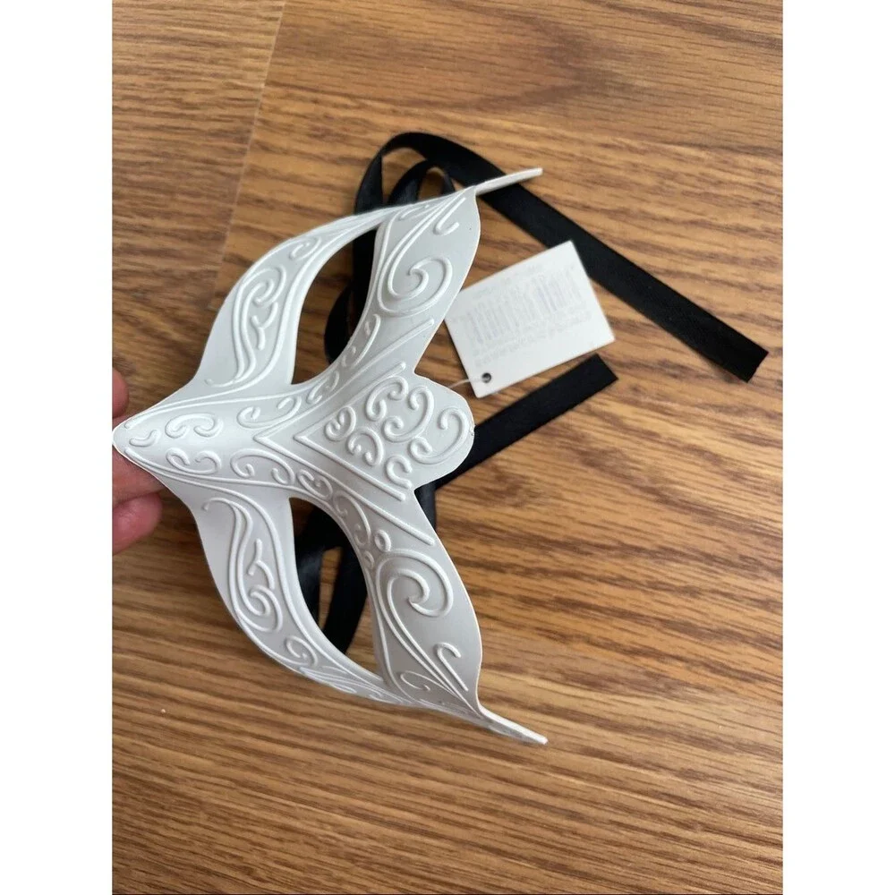 White Venetian Style Plastic Masquerade Mask Unpainted Costume Party